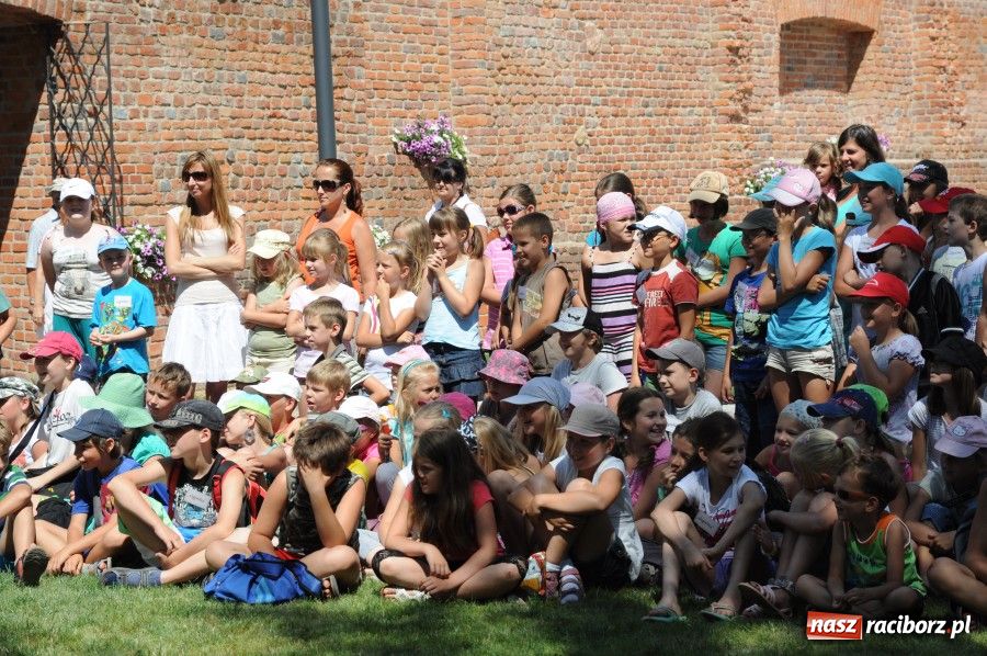 Zdjęcie w galerii na portalu naszraciborz.pl: Dzieci bawiły się na zamku z Drengami wiadomości z regionu