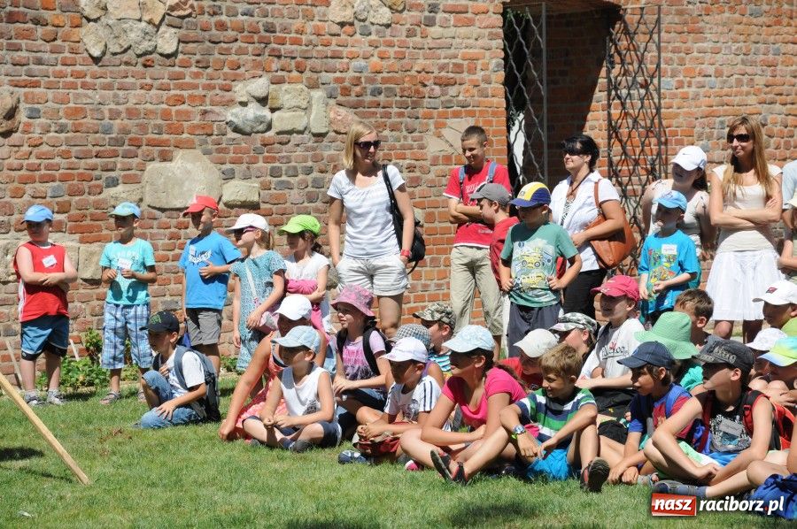 Zdjęcie w galerii na portalu naszraciborz.pl: Dzieci bawiły się na zamku z Drengami wiadomości z regionu