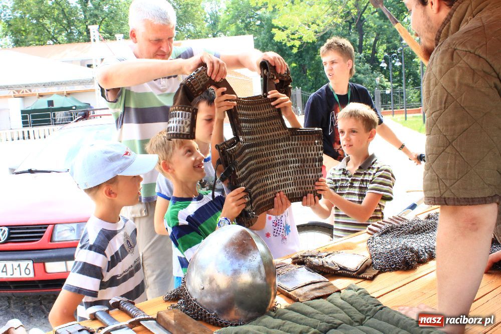 Zdjęcie w galerii na portalu naszraciborz.pl: Dzieci bawiły się na zamku z Drengami wiadomości z regionu