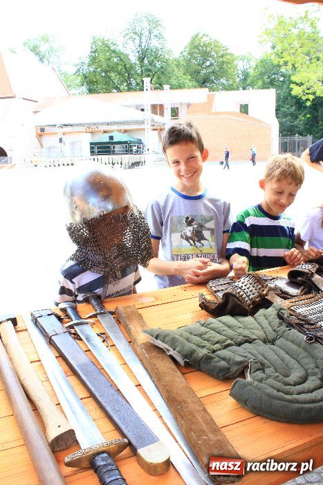 Zdjęcie w galerii na portalu naszraciborz.pl: Dzieci bawiły się na zamku z Drengami wiadomości z regionu