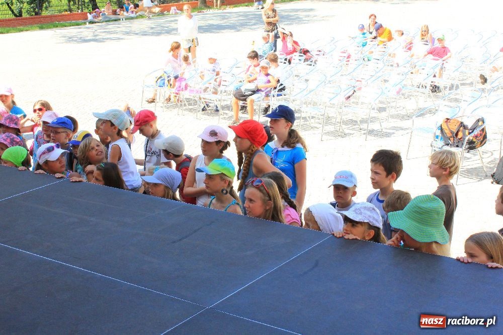 Zdjęcie w galerii na portalu naszraciborz.pl: Dzieci bawiły się na zamku z Drengami wiadomości z regionu