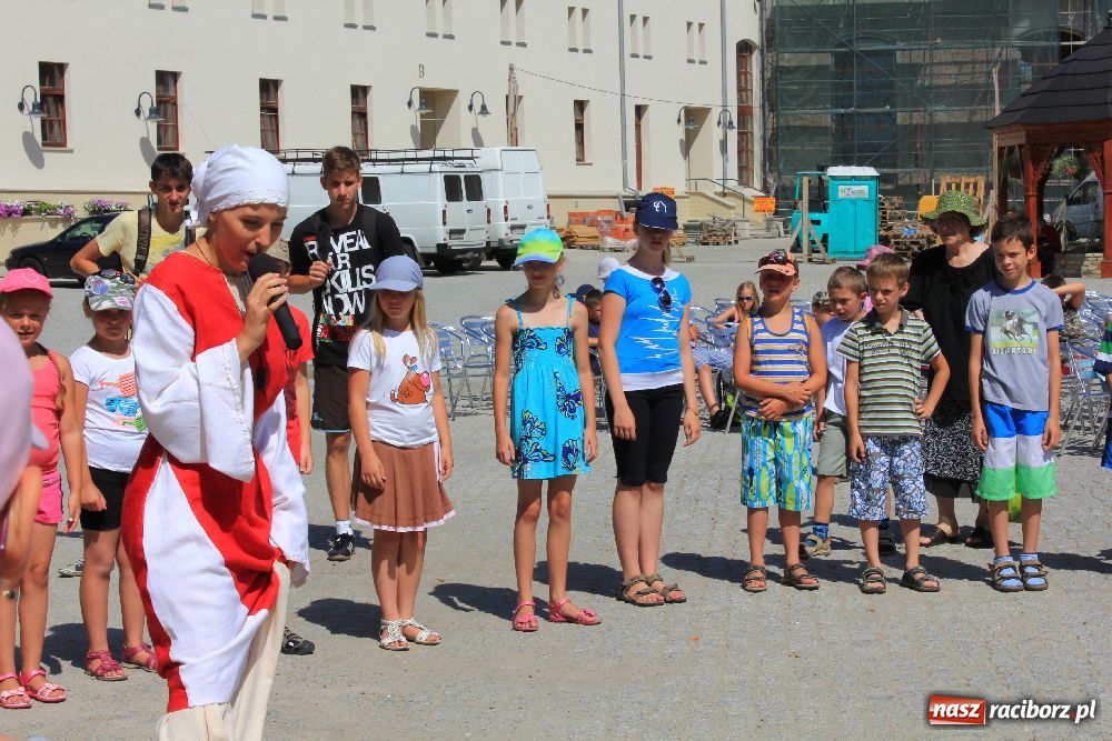 Zdjęcie w galerii na portalu naszraciborz.pl: Dzieci bawiły się na zamku z Drengami wiadomości z regionu