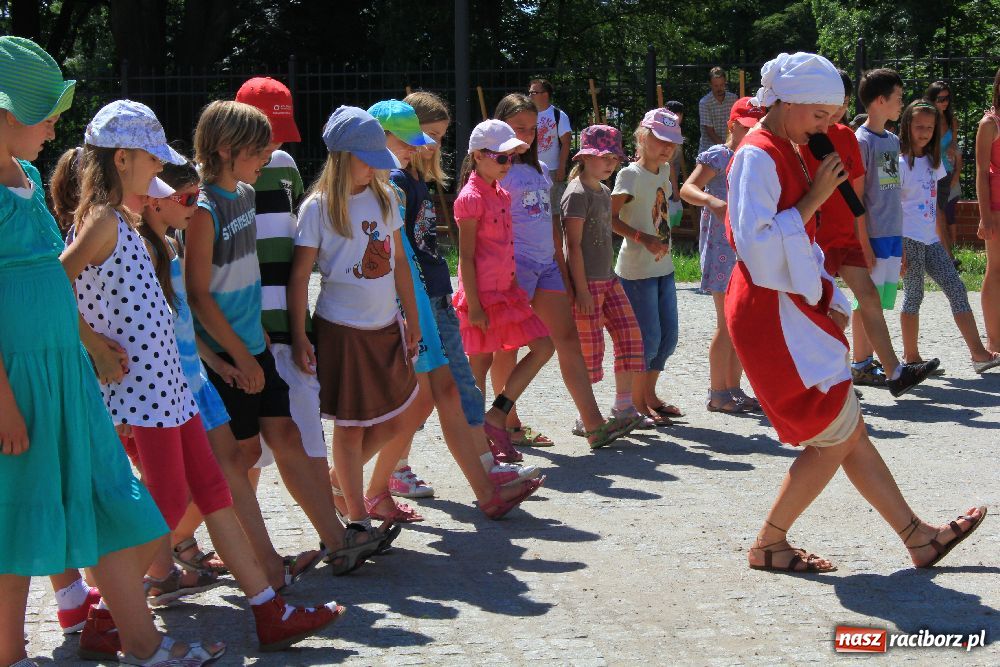Zdjęcie w galerii na portalu naszraciborz.pl: Dzieci bawiły się na zamku z Drengami wiadomości z regionu