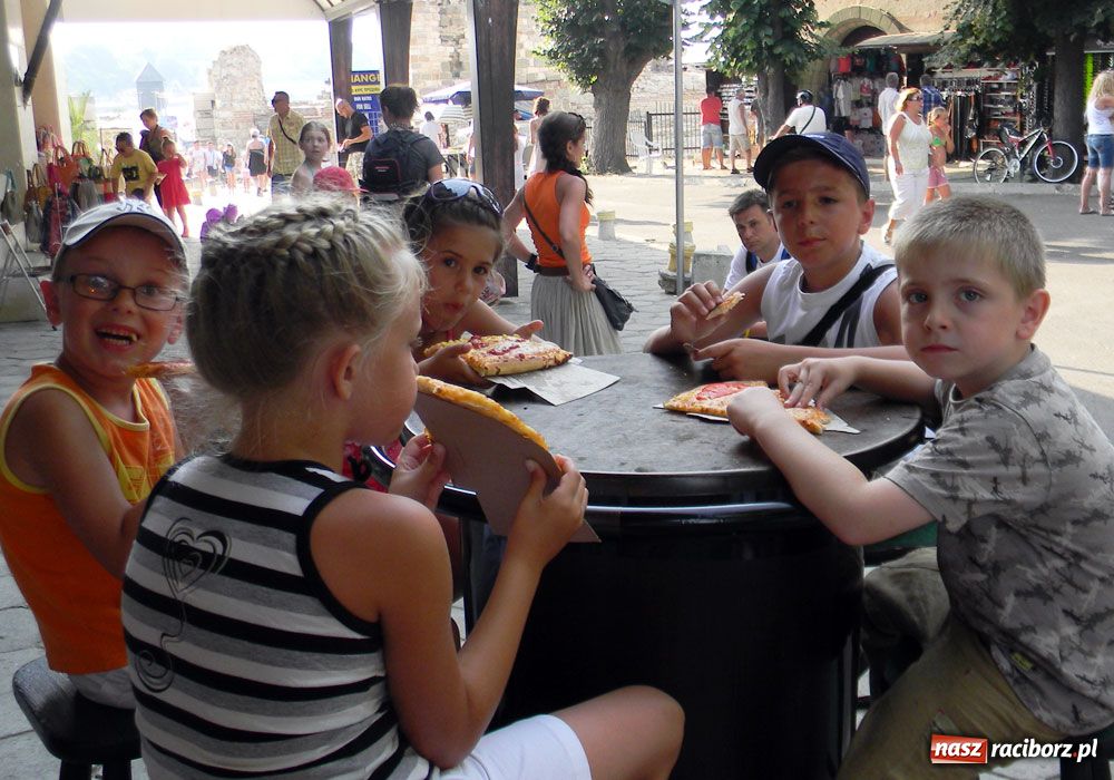 Zdjęcie w galerii na portalu naszraciborz.pl: Gorący raciborski doping na finał Ligi wiadomości z regionu
