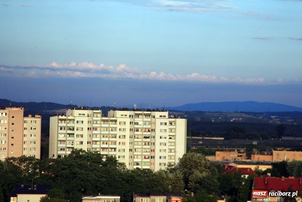 Zdjęcie w galerii na portalu naszraciborz.pl: Wyjątkowa przejrzystość nad Raciborzem wiadomości z regionu