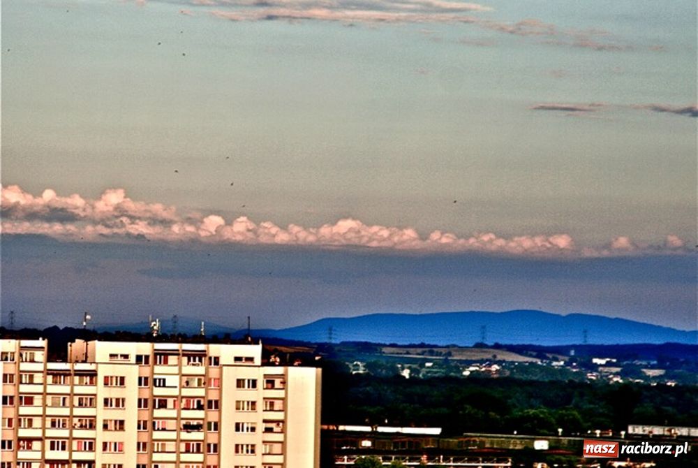 Zdjęcie w galerii na portalu naszraciborz.pl: Wyjątkowa przejrzystość nad Raciborzem wiadomości z regionu
