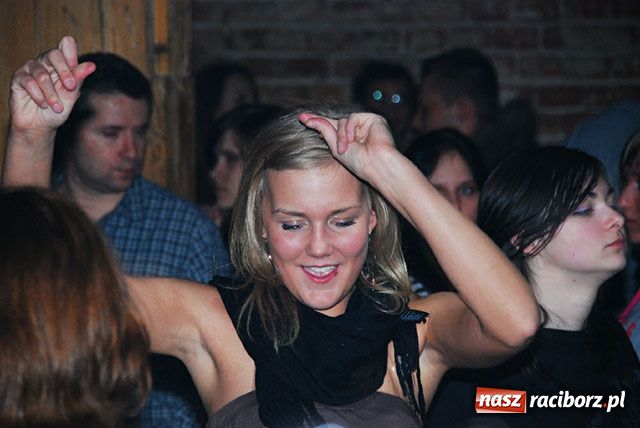 Zdjęcie w galerii na portalu naszraciborz.pl: Magiel towarzyski wiadomości z regionu