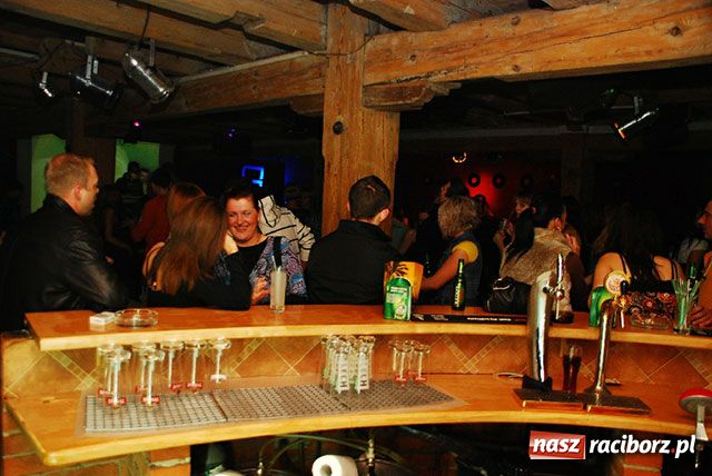 Zdjęcie w galerii na portalu naszraciborz.pl: Magiel towarzyski wiadomości z regionu