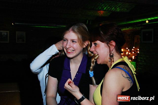 Zdjęcie w galerii na portalu naszraciborz.pl: Magiel towarzyski wiadomości z regionu