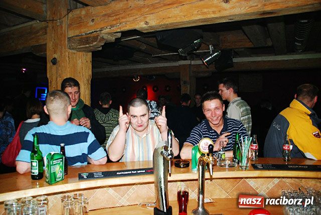 Zdjęcie w galerii na portalu naszraciborz.pl: Magiel towarzyski wiadomości z regionu