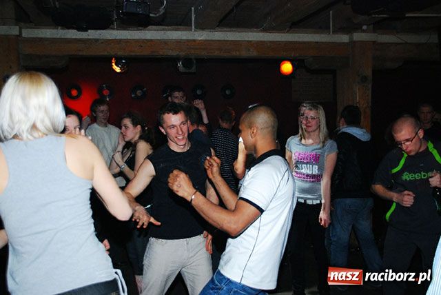 Zdjęcie w galerii na portalu naszraciborz.pl: Magiel towarzyski wiadomości z regionu