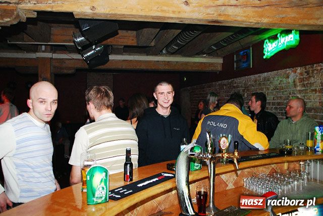 Zdjęcie w galerii na portalu naszraciborz.pl: Magiel towarzyski wiadomości z regionu