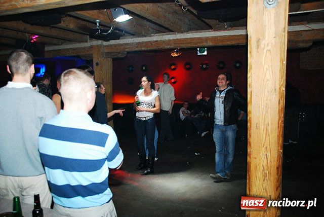 Zdjęcie w galerii na portalu naszraciborz.pl: Magiel towarzyski wiadomości z regionu