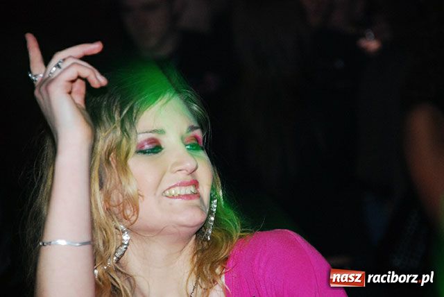 Zdjęcie w galerii na portalu naszraciborz.pl: Magiel towarzyski wiadomości z regionu