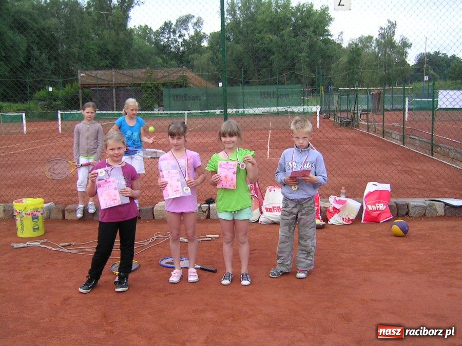 Zdjęcie w galerii na portalu naszraciborz.pl: Tenisiści TKKF Rafako trenują w Czechach wiadomości z regionu