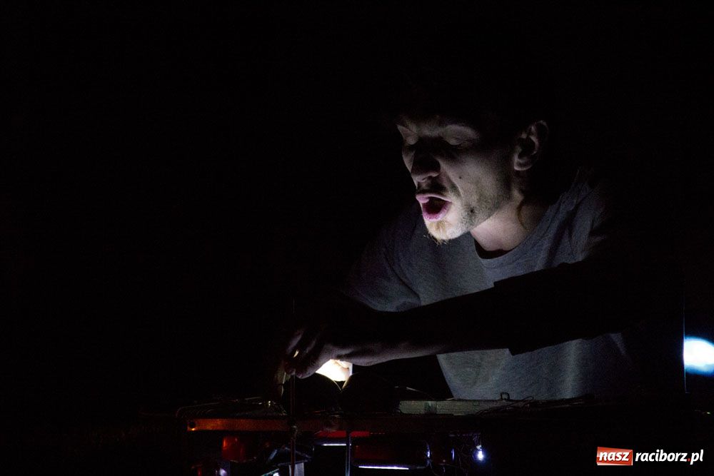 Zdjęcie w galerii na portalu naszraciborz.pl: Letni teatr - Żywoty świętych osiedlowych  wiadomości z regionu