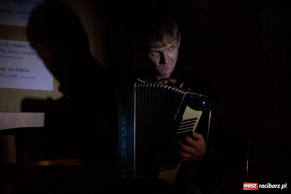 Zdjęcie w galerii na portalu naszraciborz.pl: Letni teatr - Żywoty świętych osiedlowych  wiadomości z regionu