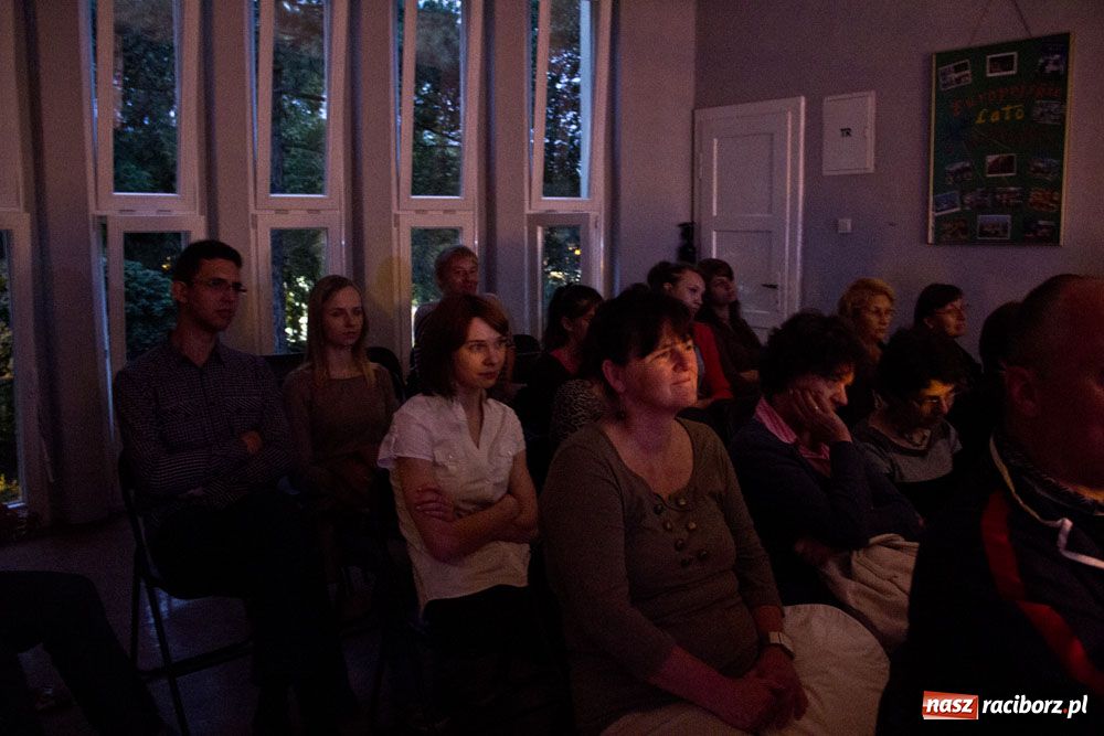 Zdjęcie w galerii na portalu naszraciborz.pl: Letni teatr - Żywoty świętych osiedlowych  wiadomości z regionu