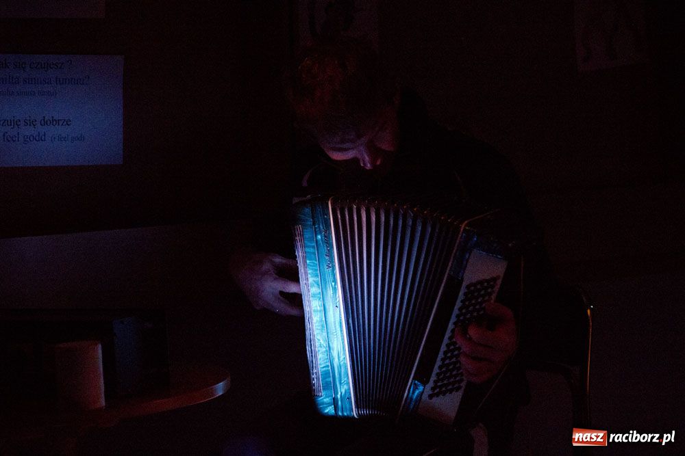 Zdjęcie w galerii na portalu naszraciborz.pl: Letni teatr - Żywoty świętych osiedlowych  wiadomości z regionu