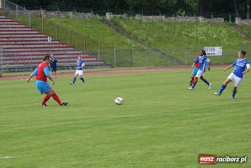 Zdjęcie w galerii na portalu naszraciborz.pl: Zamiast Słowaczek panowie z Podokręgu wiadomości z regionu