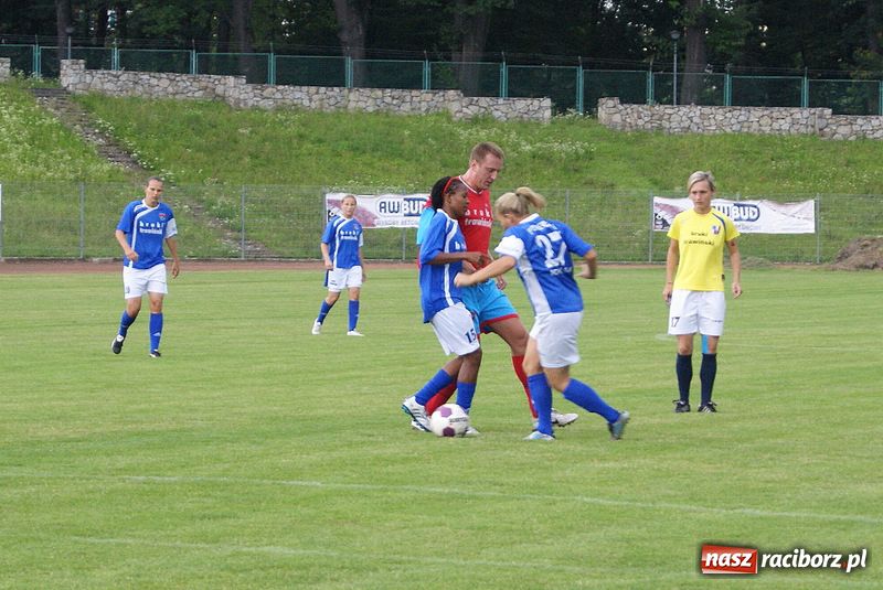 Zdjęcie w galerii na portalu naszraciborz.pl: Zamiast Słowaczek panowie z Podokręgu wiadomości z regionu