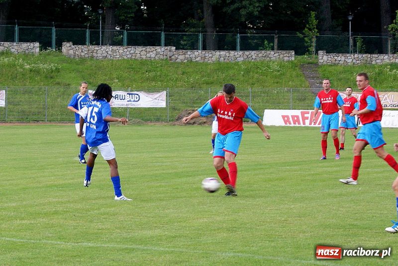 Zdjęcie w galerii na portalu naszraciborz.pl: Zamiast Słowaczek panowie z Podokręgu wiadomości z regionu