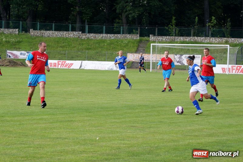 Zdjęcie w galerii na portalu naszraciborz.pl: Zamiast Słowaczek panowie z Podokręgu wiadomości z regionu