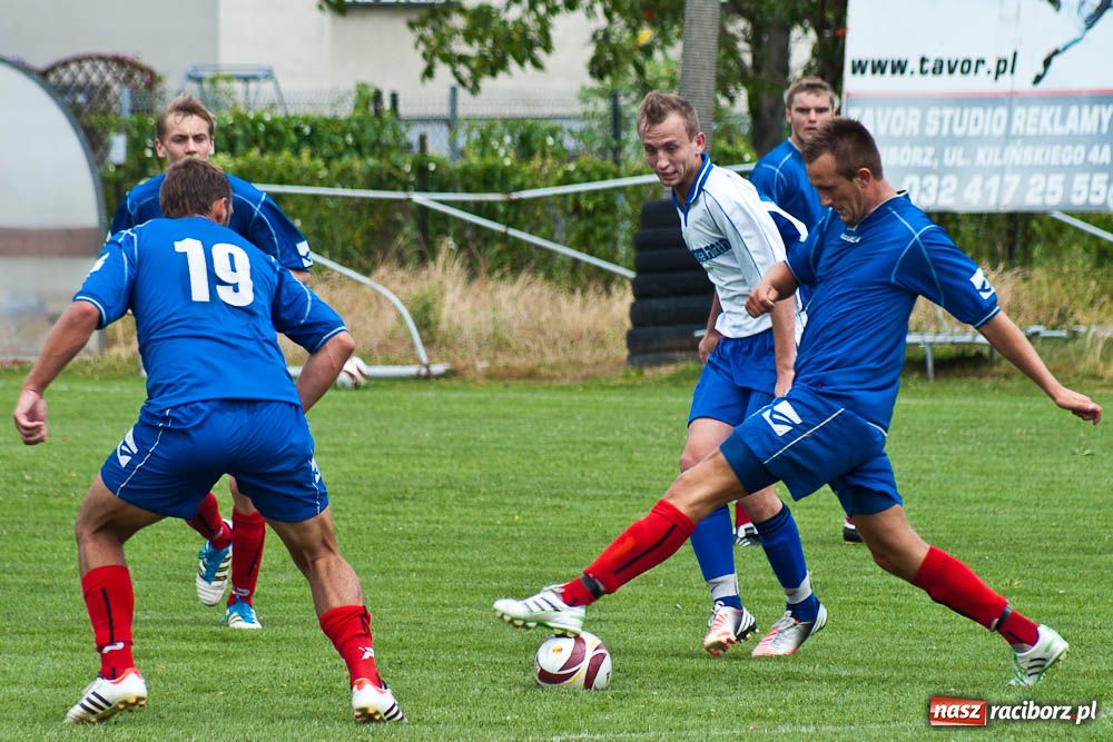 Zdjęcie w galerii na portalu naszraciborz.pl: Krzyżanowice zremisowały w III-ligowcem wiadomości z regionu