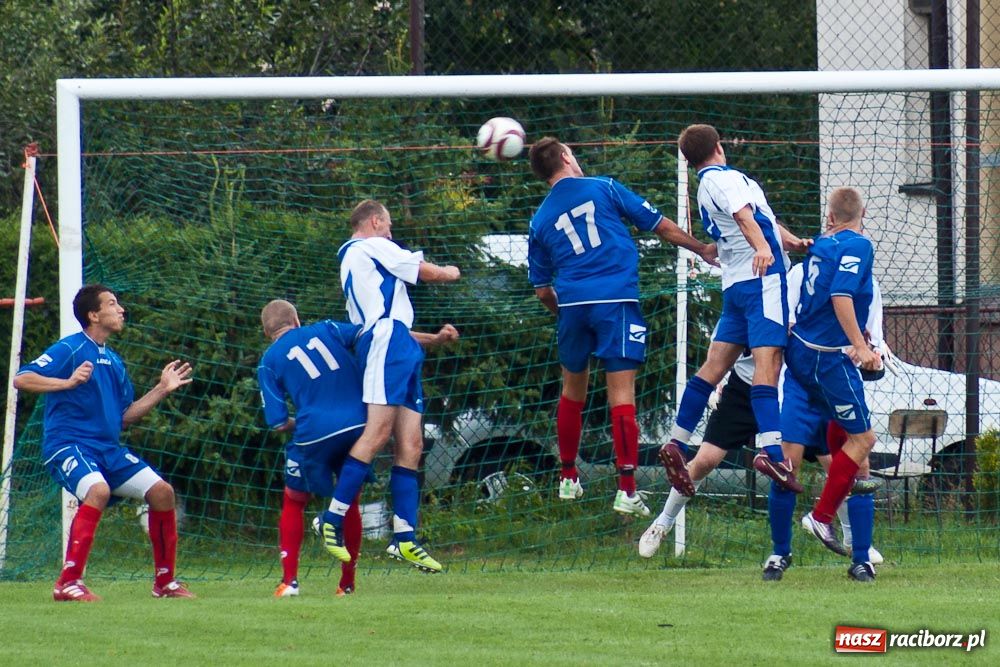Zdjęcie w galerii na portalu naszraciborz.pl: Krzyżanowice zremisowały w III-ligowcem wiadomości z regionu