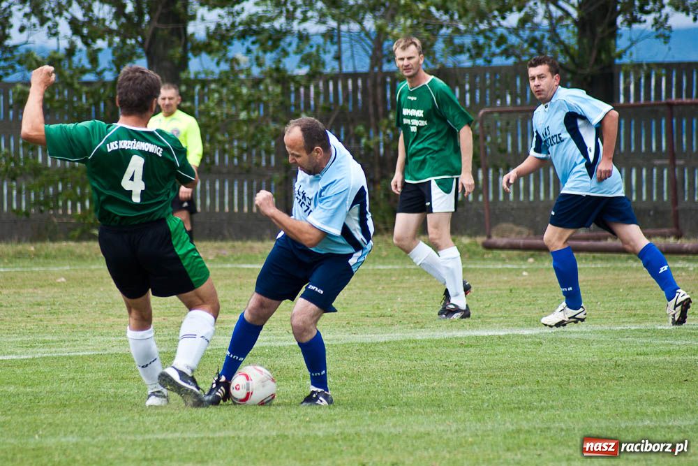 Zdjęcie w galerii na portalu naszraciborz.pl: Oldboje Chałupek z Pucharem Wójta wiadomości z regionu
