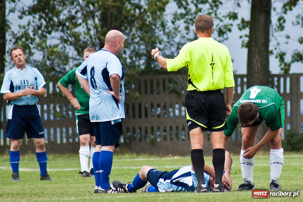 Zdjęcie w galerii na portalu naszraciborz.pl: Oldboje Chałupek z Pucharem Wójta wiadomości z regionu