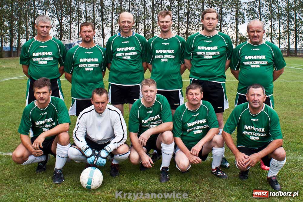 Zdjęcie w galerii na portalu naszraciborz.pl: Oldboje Chałupek z Pucharem Wójta wiadomości z regionu