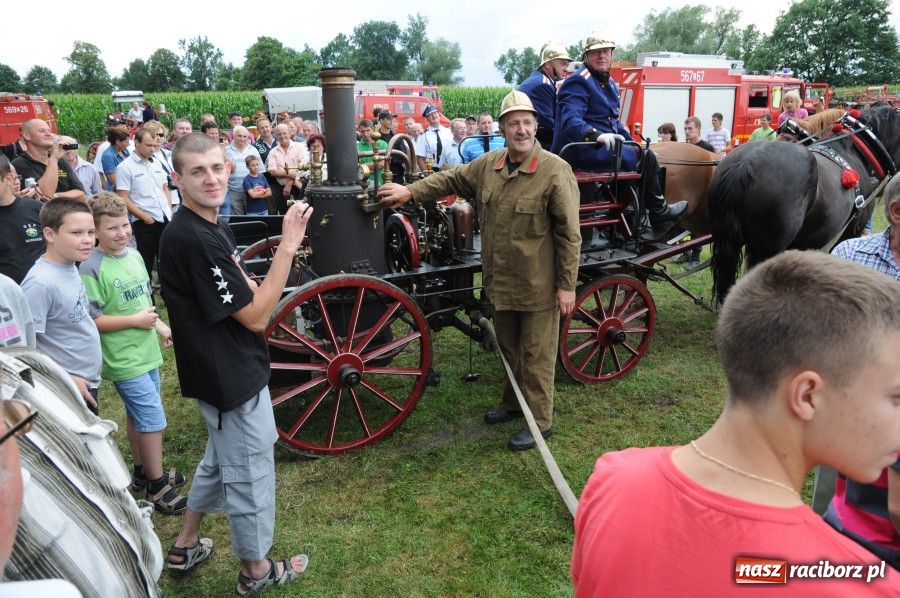 Zdjęcie w galerii na portalu naszraciborz.pl: Para buch, sikawka parowa w ruch wiadomości z regionu