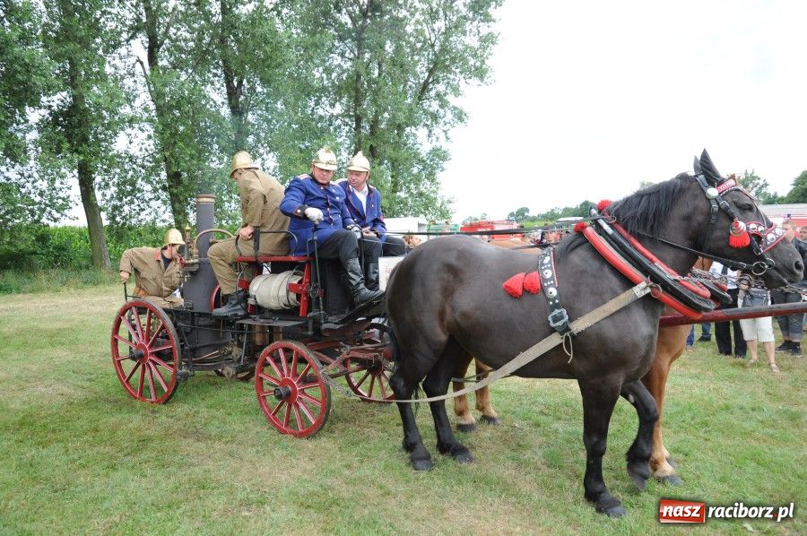Zdjęcie w galerii na portalu naszraciborz.pl: Para buch, sikawka parowa w ruch wiadomości z regionu