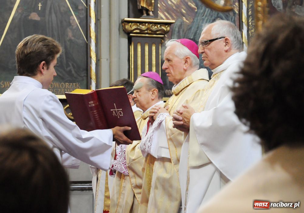 Zdjęcie w galerii na portalu naszraciborz.pl: Biskup ostrzegał. Nie traćcie twarzy wiadomości z regionu