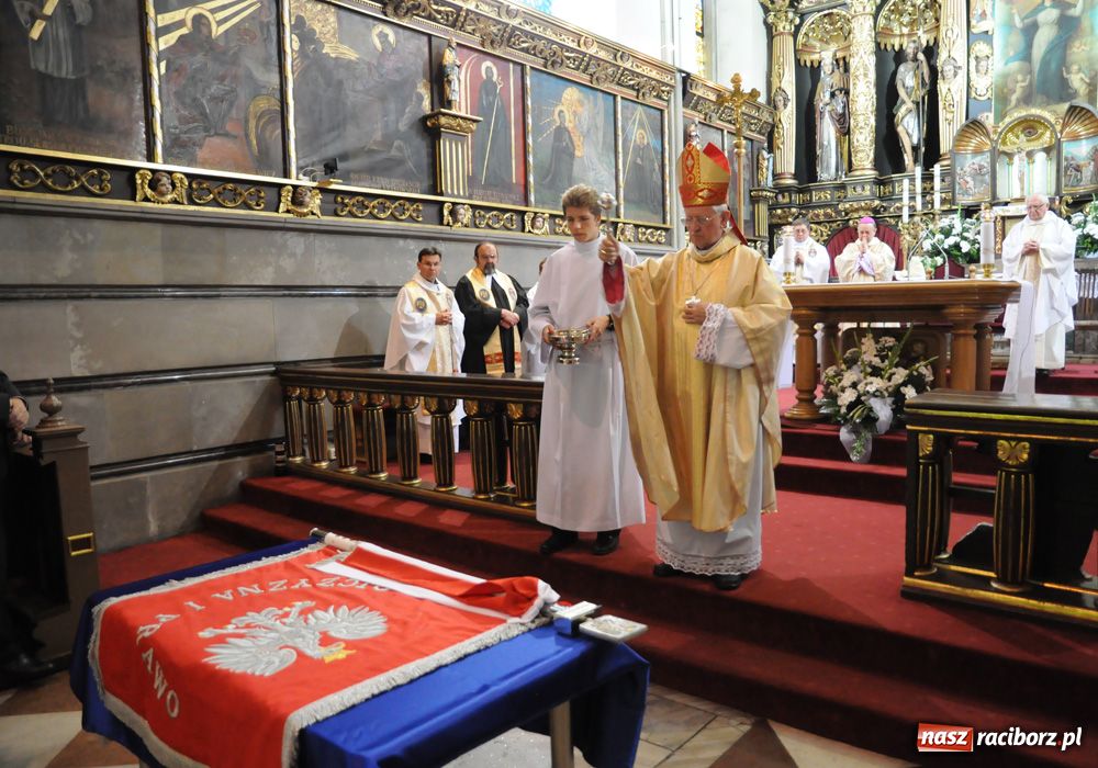 Zdjęcie w galerii na portalu naszraciborz.pl: Biskup ostrzegał. Nie traćcie twarzy wiadomości z regionu