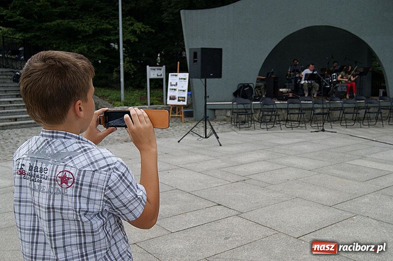 Zdjęcie w galerii na portalu naszraciborz.pl: Jazzowe popołudnie w muszli wiadomości z regionu
