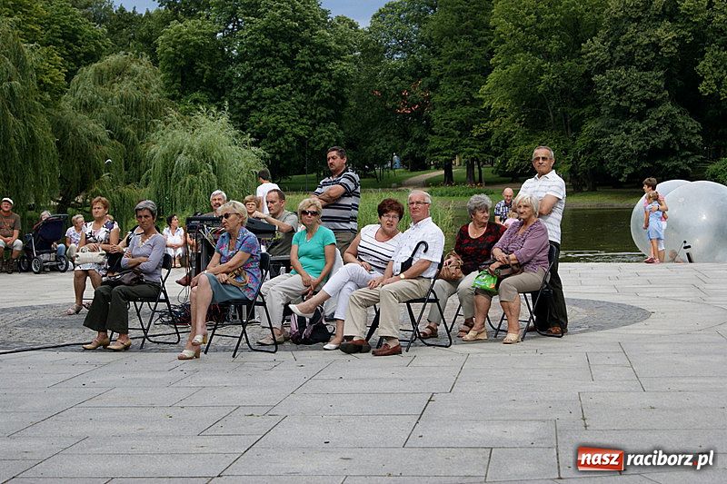 Zdjęcie w galerii na portalu naszraciborz.pl: Jazzowe popołudnie w muszli wiadomości z regionu