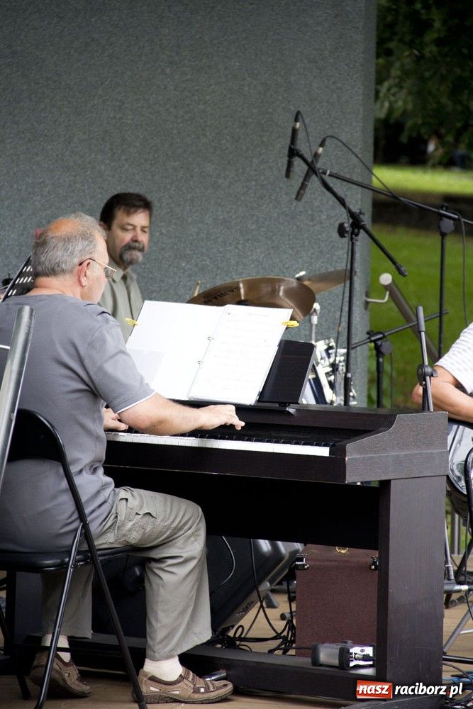 Zdjęcie w galerii na portalu naszraciborz.pl: Jazzowe popołudnie w muszli wiadomości z regionu