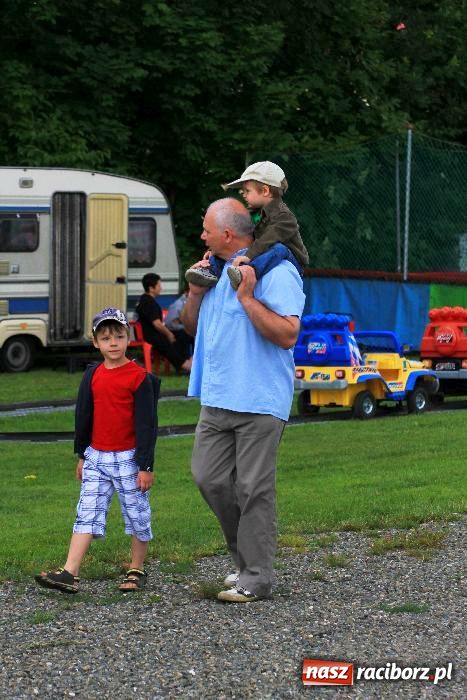 Zdjęcie w galerii na portalu naszraciborz.pl: Dni Rudyszwałdu z zespołem Kamraty wiadomości z regionu