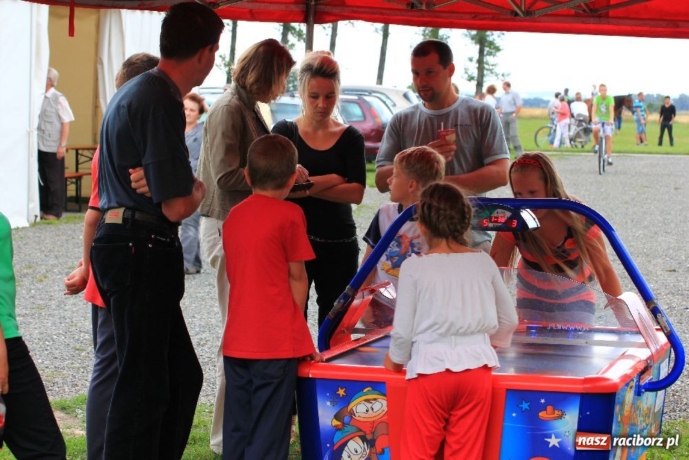 Zdjęcie w galerii na portalu naszraciborz.pl: Dni Rudyszwałdu z zespołem Kamraty wiadomości z regionu
