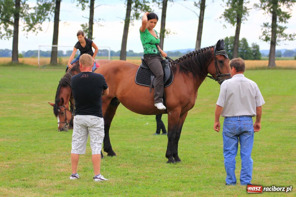 Zdjęcie w galerii na portalu naszraciborz.pl: Dni Rudyszwałdu z zespołem Kamraty wiadomości z regionu