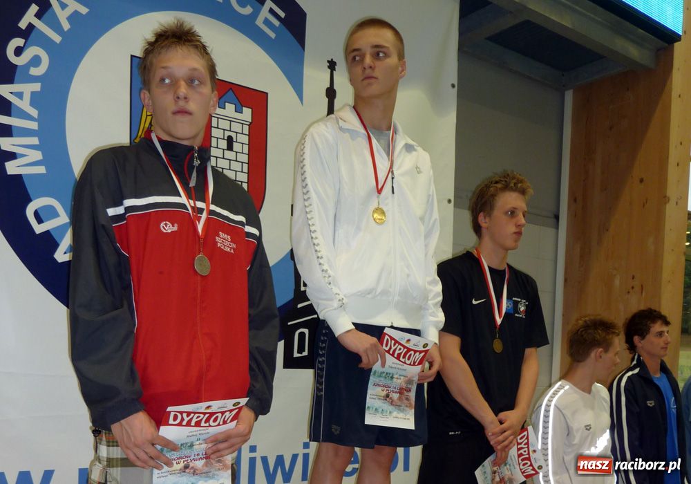 Zdjęcie w galerii na portalu naszraciborz.pl: Pływanie: Osiem medali i na wakacje  wiadomości z regionu