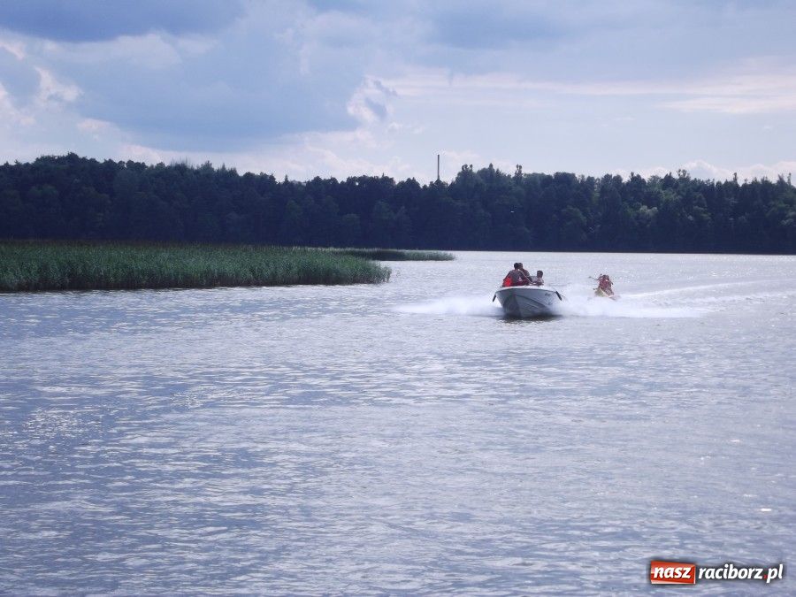 Zdjęcie w galerii na portalu naszraciborz.pl: Mażoretki na warsztatach Bumerang 2012 wiadomości z regionu