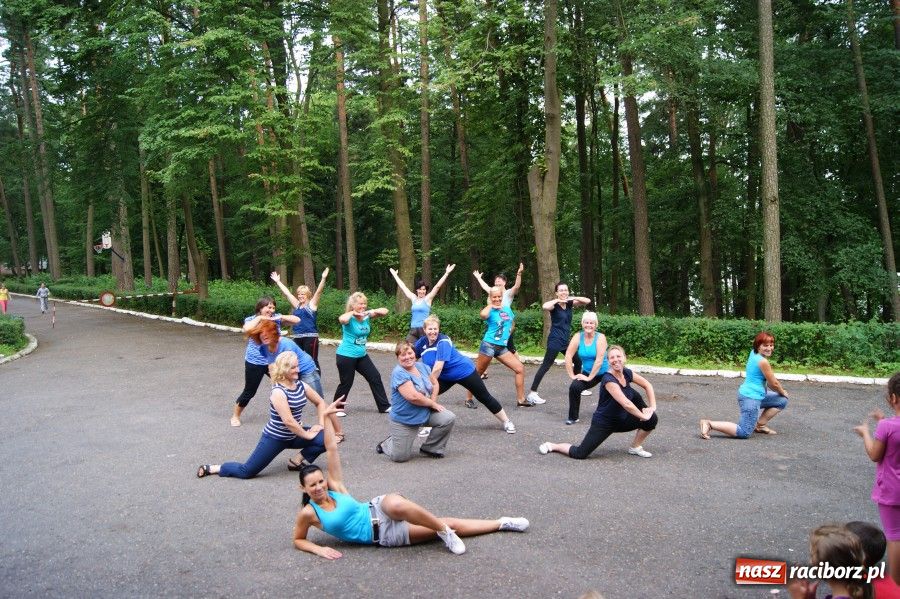 Zdjęcie w galerii na portalu naszraciborz.pl: Mażoretki na warsztatach Bumerang 2012 wiadomości z regionu