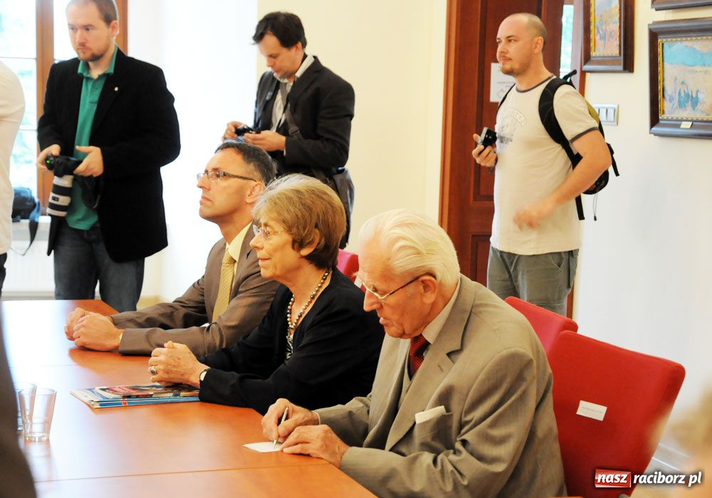 Zdjęcie w galerii na portalu naszraciborz.pl: Uczelnie tworzą nową historię wiadomości z regionu