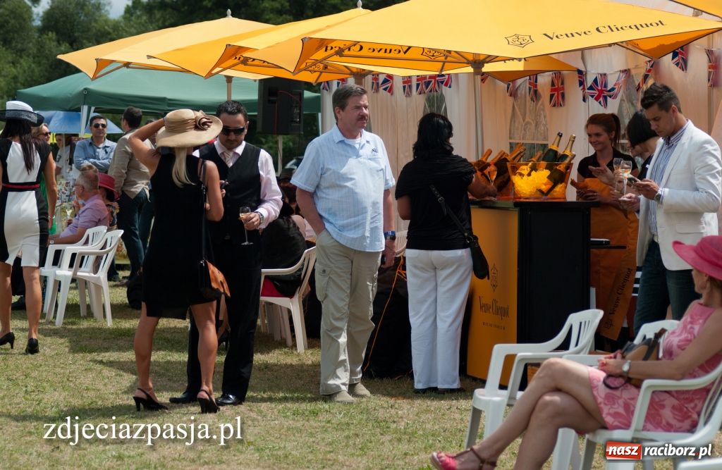 Zdjęcie w galerii na portalu naszraciborz.pl: Przyrządzili dania na cześć królowej wiadomości z regionu