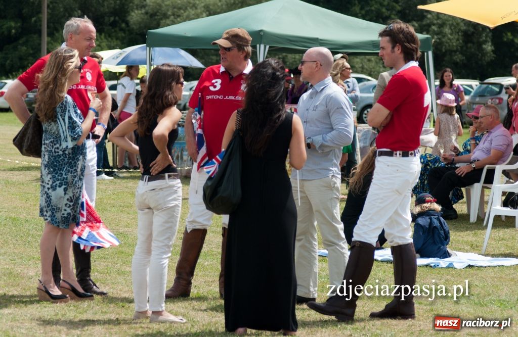 Zdjęcie w galerii na portalu naszraciborz.pl: Przyrządzili dania na cześć królowej wiadomości z regionu