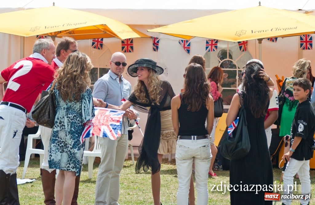 Zdjęcie w galerii na portalu naszraciborz.pl: Przyrządzili dania na cześć królowej wiadomości z regionu