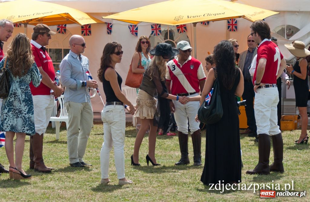 Zdjęcie w galerii na portalu naszraciborz.pl: Przyrządzili dania na cześć królowej wiadomości z regionu